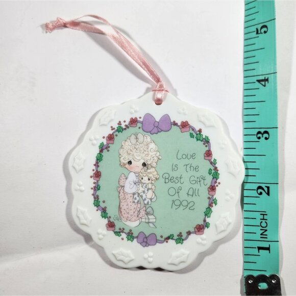 Precious Moments 90s Porcelain Ornament "Love Is The Best Gift Of All" - Picture 4 of 4